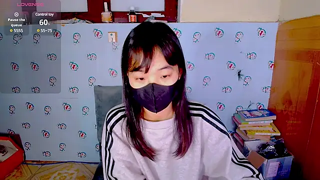 Snapshot of __Saphia__ chatting on February 19, 2025, 12:35 am Saphia online show from February 19, 2025, 12:35 am