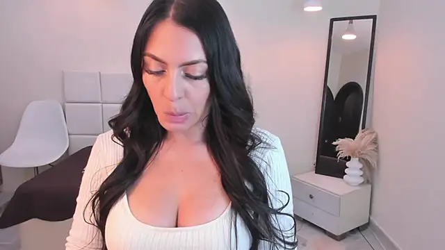 Snapshot of yourmagic_venus chatting on December 16, 2025, 2:38 am yourmagic venus online show from December 16, 2025, 2:38 am