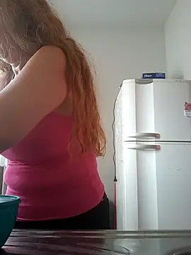 Snapshot of MILEIDE980 chatting on November 18, 2025, 4:54 pm MILEIDE980 online show from November 18, 2025, 4:54 pm