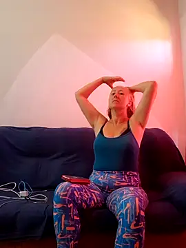 Snapshot of MILEIDE980 chatting on November 26, 2025, 2:50 pm MILEIDE980 online show from November 26, 2025, 2:50 pm