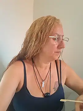 Snapshot of MILEIDE980 chatting on November 21, 2025, 4:28 pm MILEIDE980 online show from November 21, 2025, 4:28 pm