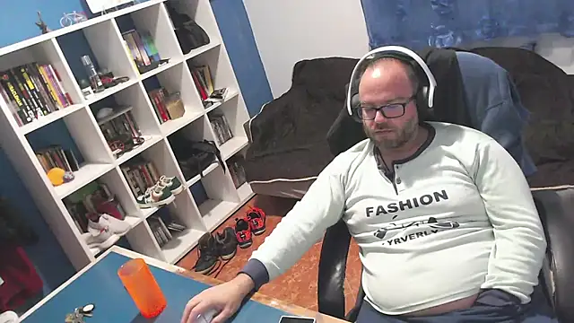 Snapshot of ravingr4d4 chatting on November 13, 2025, 11:30 pm ravingr4d4 online show from November 13, 2025, 11:30 pm