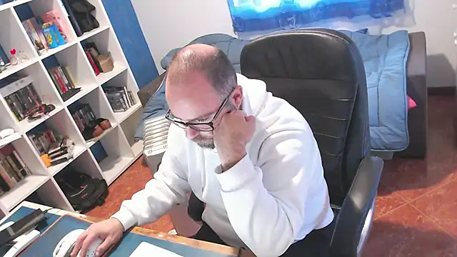 ravingr4d4 online show from March 26, 2026, 10:13 am