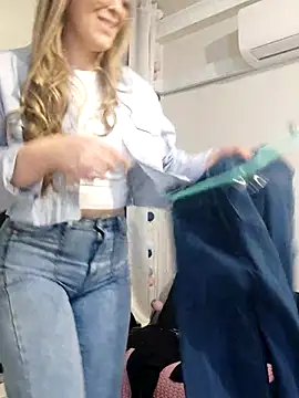 Snapshot of Daniela77771 chatting on September 14, 2025, 1:28 am Daniela77771 online show from September 14, 2025, 1:28 am