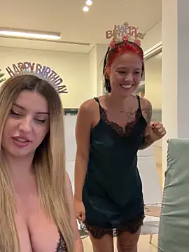 Snapshot of RoxxyDallas chatting on September 22, 2025, 7:09 pm RoxxyDallas online show from September 22, 2025, 7:09 pm