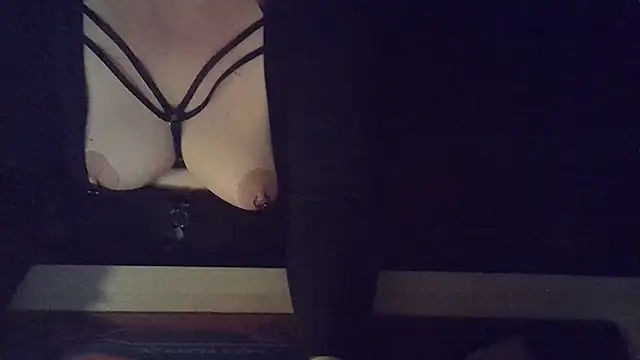 Snapshot of Silvia2277 chatting on October 29, 2025, 8:30 pm Silvia2277 online show from October 29, 2025, 8:30 pm