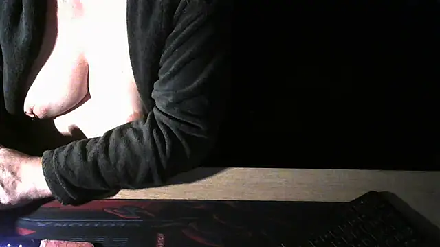 Snapshot of Silvia2277 chatting on December 5, 2025, 8:06 pm Silvia2277 online show from December 5, 2025, 8:06 pm