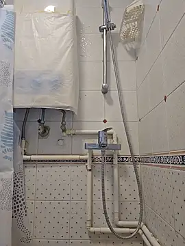 Snapshot of john_ng654321 chatting on October 15, 2025, 1:15 am john ng654321 online show from October 15, 2025, 1:15 am