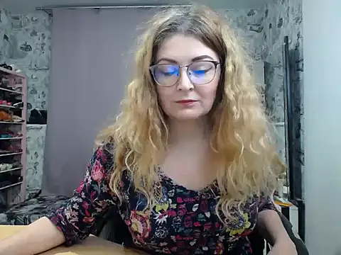 Helen1974 online show from March 4, 2025, 4:52 pm