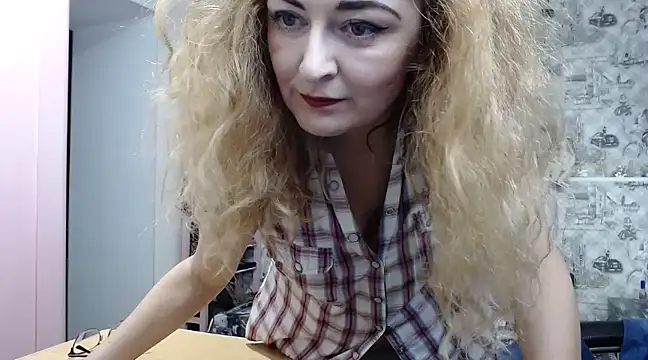 Helen1974 online show from January 28, 2025, 10:12 pm