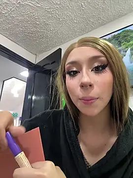 Snapshot of bellablack27 chatting on March 20, 2025, 2:10 pm bellablack27 online show from March 20, 2025, 2:10 pm