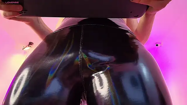 bellablack27 online show from April 11, 2026, 8:01 pm