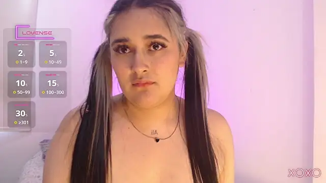 Snapshot of Megan_FE chatting on February 23, 2025, 8:11 pm Megan FE online show from February 23, 2025, 8:11 pm