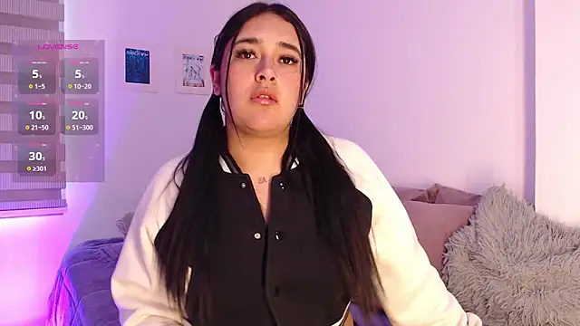 Snapshot of Megan_FE chatting on October 15, 2025, 12:57 pm Megan FE online show from October 15, 2025, 12:57 pm