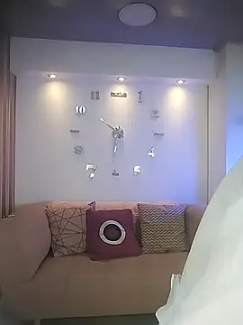 CaroFisher online show from October 4, 2025, 2:40 pm