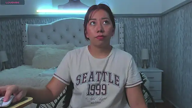 sexylaurita online show from April 21, 2026, 11:39 am