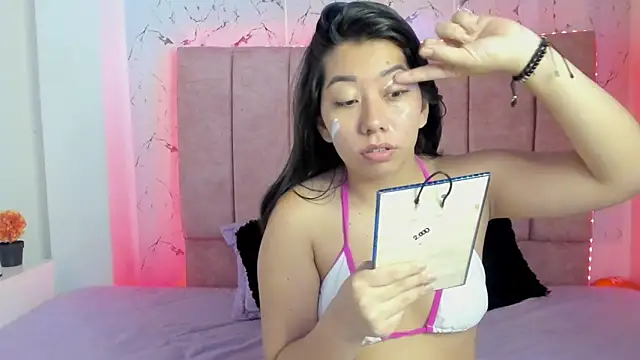 Snapshot of sexylaurita chatting on October 23, 2025, 1:32 pm sexylaurita online show from October 23, 2025, 1:32 pm