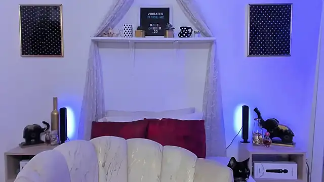 Zoe Gruber online show from October 7, 2025, 7:59 pm