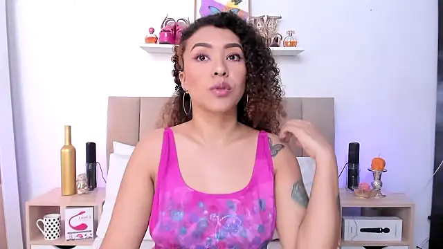 Zoe Gruber online show from December 14, 2025, 8:47 pm