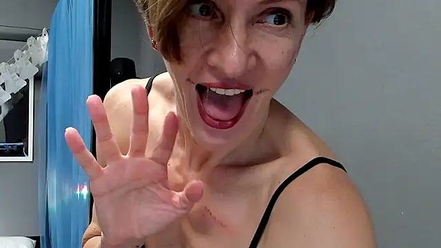 Dorothy Meyer online show from October 27, 2025, 2:23 am