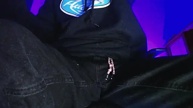 zacwatson  online show from December 22, 2025, 1:39 am