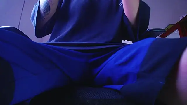 zacwatson  online show from January 5, 2026, 10:13 pm