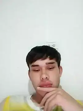 Snapshot of cristof_2000 chatting on February 6, 2025, 9:11 am cristof 2000 online show from February 6, 2025, 9:11 am