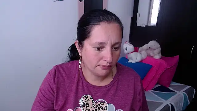 Snapshot of CristialJones_ chatting on November 8, 2025, 2:42 pm CristialJones online show from November 8, 2025, 2:42 pm