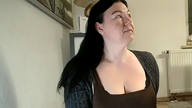 p6w official online show from December 19, 2025, 4:49 am