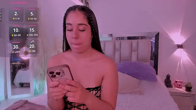 Snapshot of Sussy_Bell01 chatting on May 27, 2026, 8:05 pm Sussy Bell01 online show from May 27, 2026, 8:05 pm