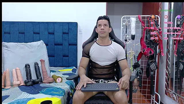 JoseRumbero26 online show from February 14, 2026, 2:12 am