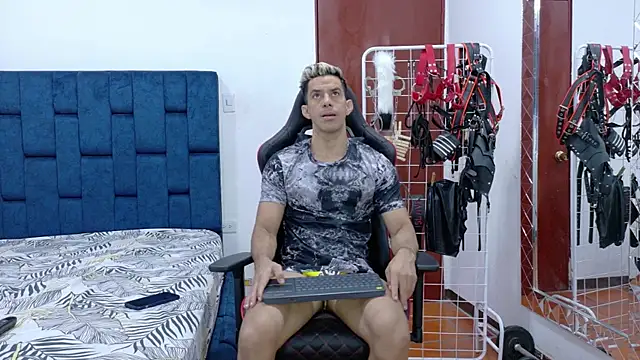 Snapshot of JoseRumbero26 chatting on November 13, 2025, 12:09 pm JoseRumbero26 online show from November 13, 2025, 12:09 pm