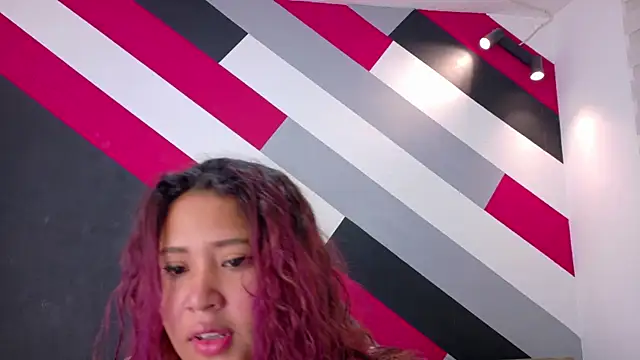 I am yours- online show from November 20, 2025, 11:44 am