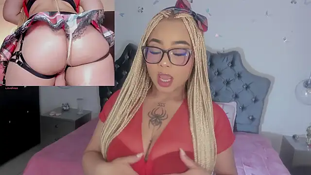 Snapshot of conny__curly chatting on May 16, 2026, 1:43 pm conny curly online show from May 16, 2026, 1:43 pm