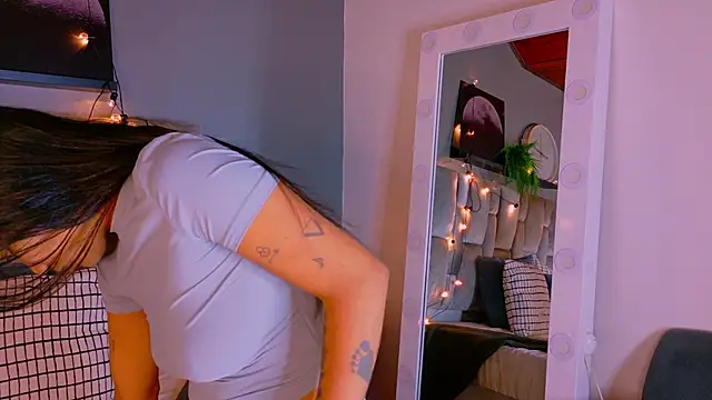 Snapshot of rachellmartinez chatting on October 22, 2025, 11:42 am rachellmartinez online show from October 22, 2025, 11:42 am