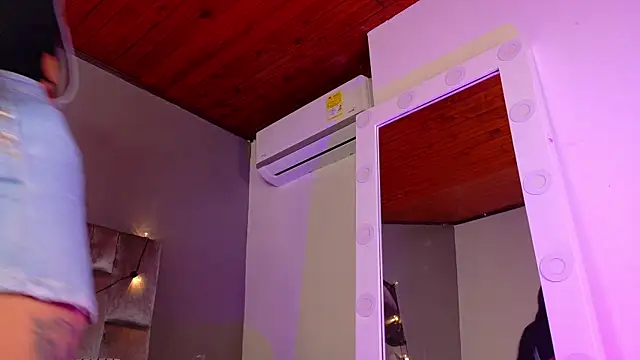 Snapshot of rachellmartinez chatting on November 1, 2025, 11:37 am rachellmartinez online show from November 1, 2025, 11:37 am