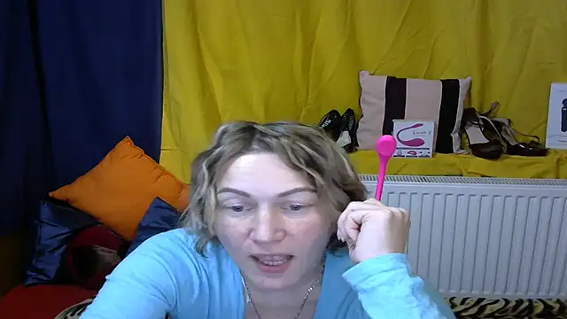 wLESLYMOSw online show from January 17, 2025, 3:11 pm