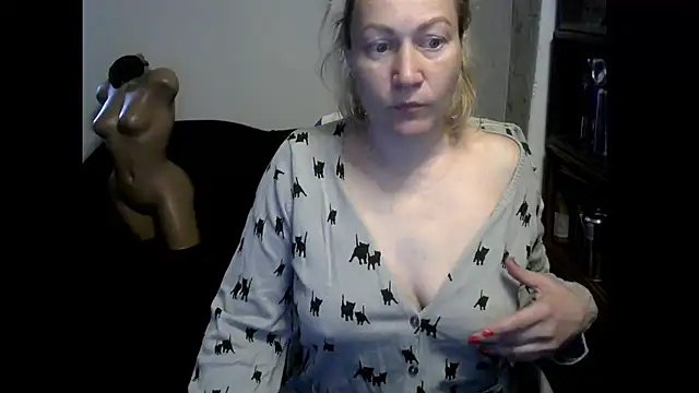 Snapshot of wLESLYMOSw chatting on June 3, 2026, 9:32 am wLESLYMOSw online show from June 3, 2026, 9:32 am