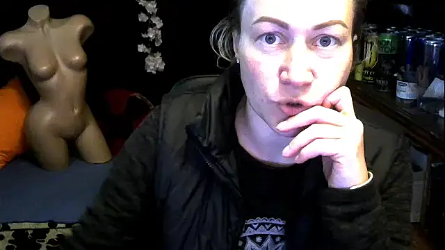 wLESLYMOSw online show from October 23, 2025, 9:30 am