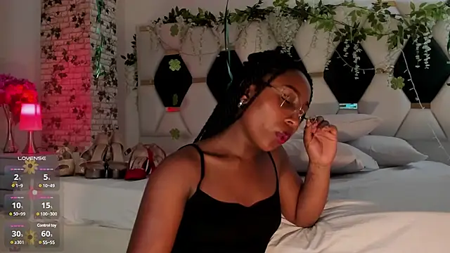 EmmaSanzz  online show from March 16, 2025, 5:39 pm