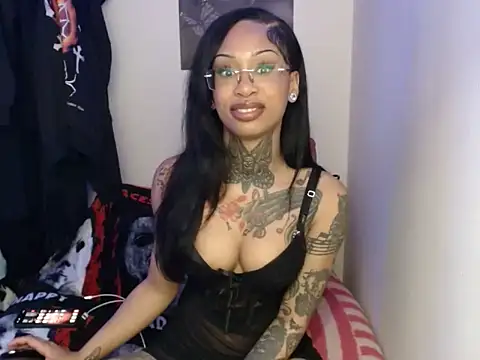 TrinityTeighlor online show from December 1, 2025, 11:44 am