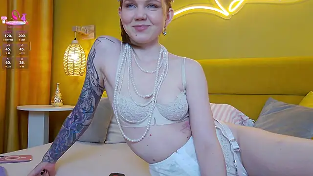 Snapshot of lessysweety chatting on November 5, 2025, 4:15 am lessysweety online show from November 5, 2025, 4:15 am