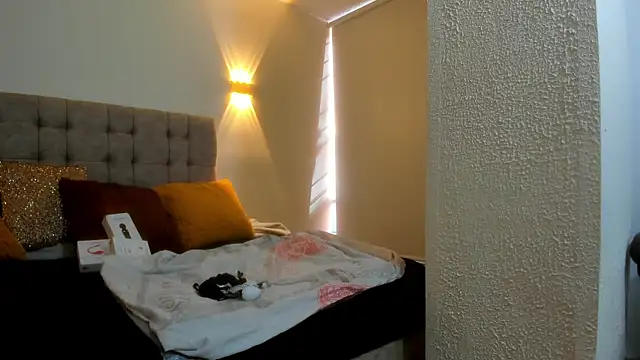 Carolina hernandez22 online show from October 9, 2025, 12:49 pm