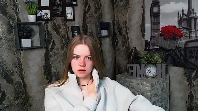 Snapshot of AliceFlirtt_ chatting on October 23, 2025, 9:19 am AliceFlirtt online show from October 23, 2025, 9:19 am