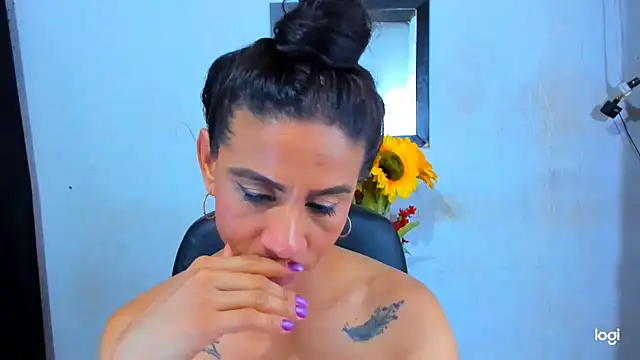 juanblakbigcock online show from March 21, 2026, 3:52 am