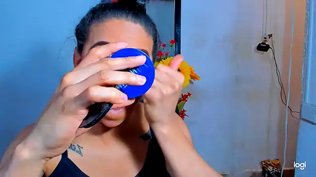 juanblakbigcock online show from April 14, 2026, 4:23 pm