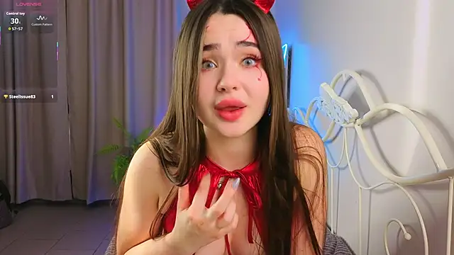 Snapshot of KateBleare chatting on October 31, 2025, 2:57 pm KateBleare online show from October 31, 2025, 2:57 pm