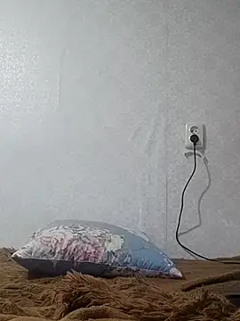 Snapshot of emeli_moon chatting on November 30, 2025, 11:05 pm emeli moon online show from November 30, 2025, 11:05 pm