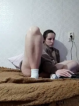 Snapshot of emeli_moon chatting on November 21, 2025, 3:33 pm emeli moon online show from November 21, 2025, 3:33 pm