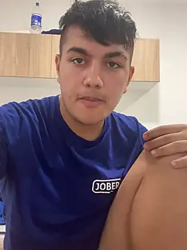 Snapshot of lacikaboyy chatting on December 10, 2024, 3:12 pm lacikaboyy online show from December 10, 2024, 3:12 pm